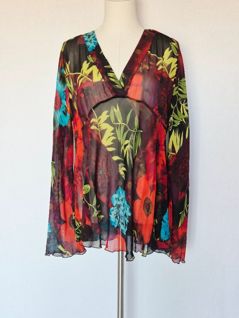 Vintage Chico's 100% Silk Floral Semi Sheer Chiffon Blouse V-Neck Long Sleeve